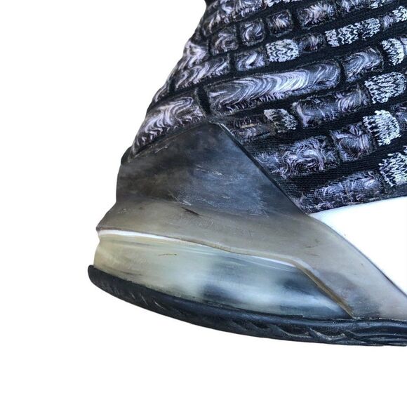 2019 Nike LeBron 17 Blk/Wht Sz 7.5 - Picture 12 of 16